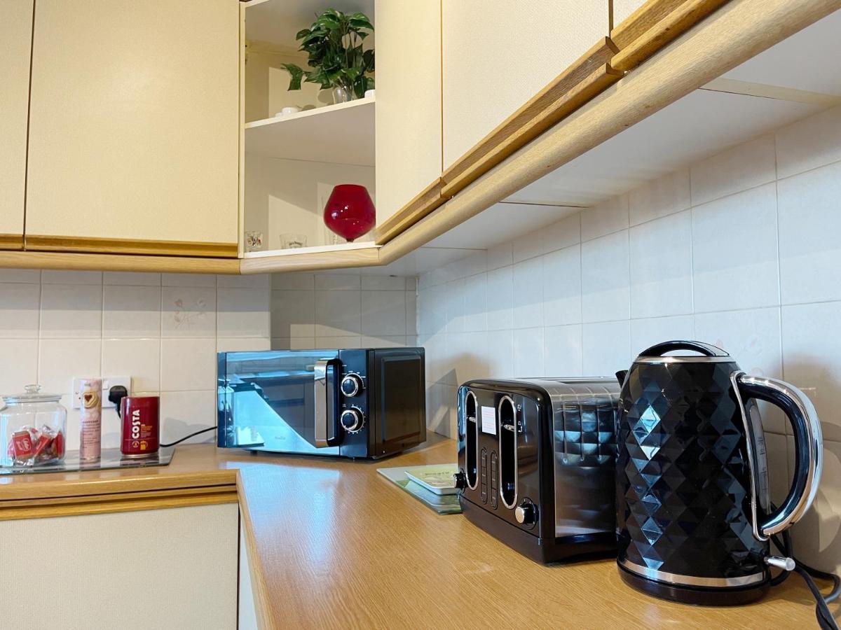 3 Bed Duplex Flat, Free Wifi & Netflix, Ideal For Contractors Apartman Gravesend Kültér fotó
