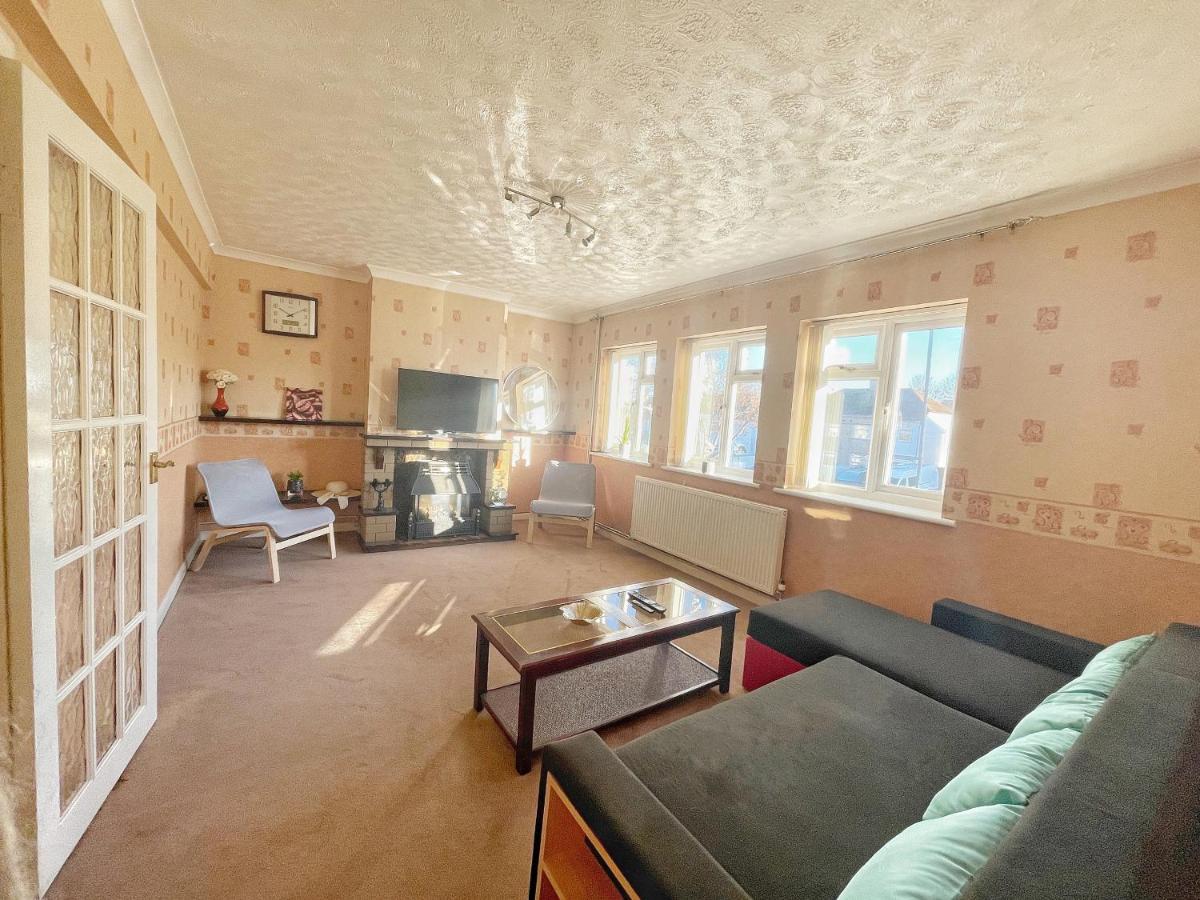 3 Bed Duplex Flat, Free Wifi & Netflix, Ideal For Contractors Apartman Gravesend Kültér fotó