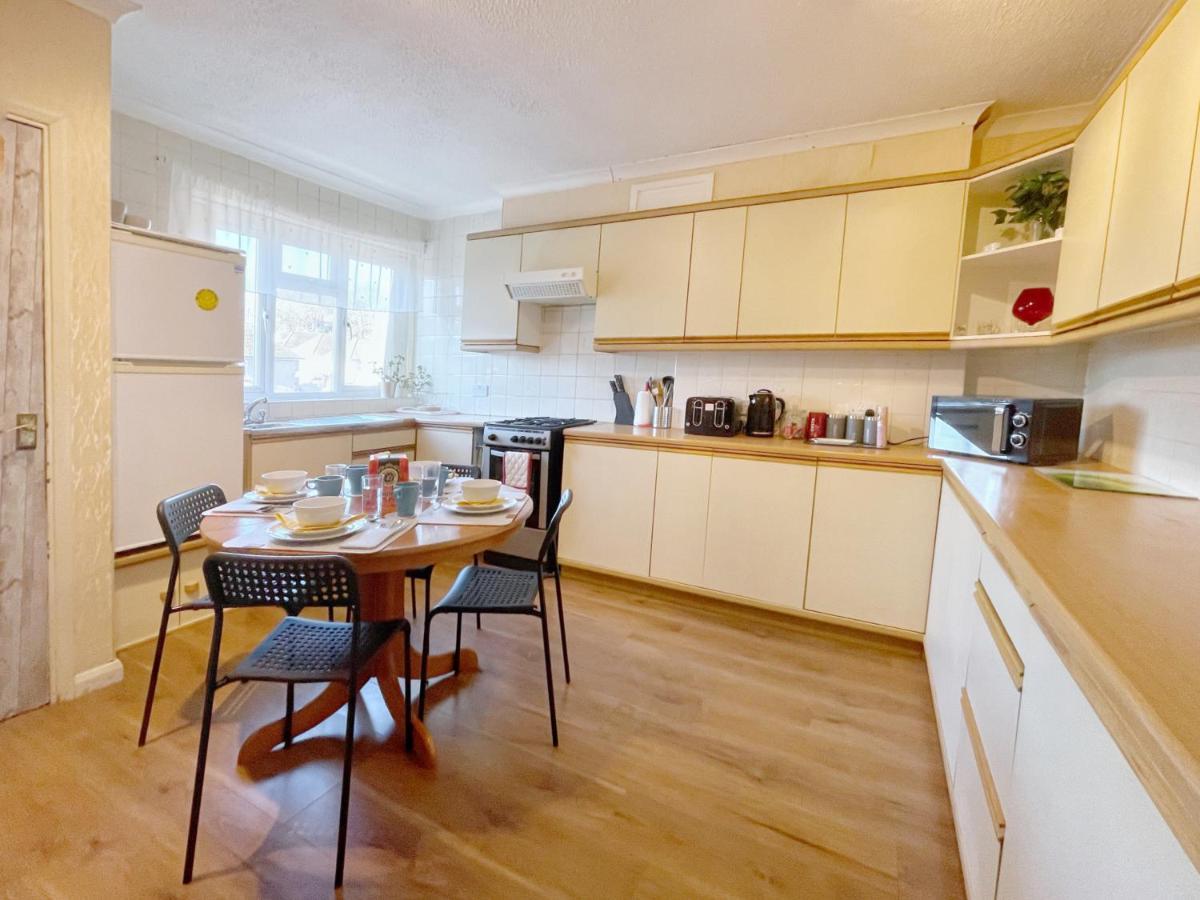 3 Bed Duplex Flat, Free Wifi & Netflix, Ideal For Contractors Apartman Gravesend Kültér fotó