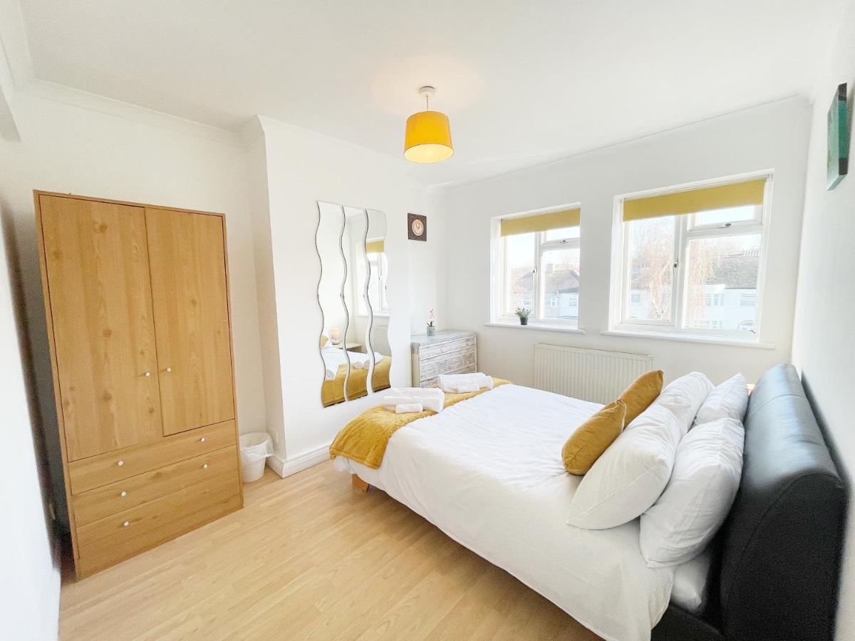 3 Bed Duplex Flat, Free Wifi & Netflix, Ideal For Contractors Apartman Gravesend Kültér fotó