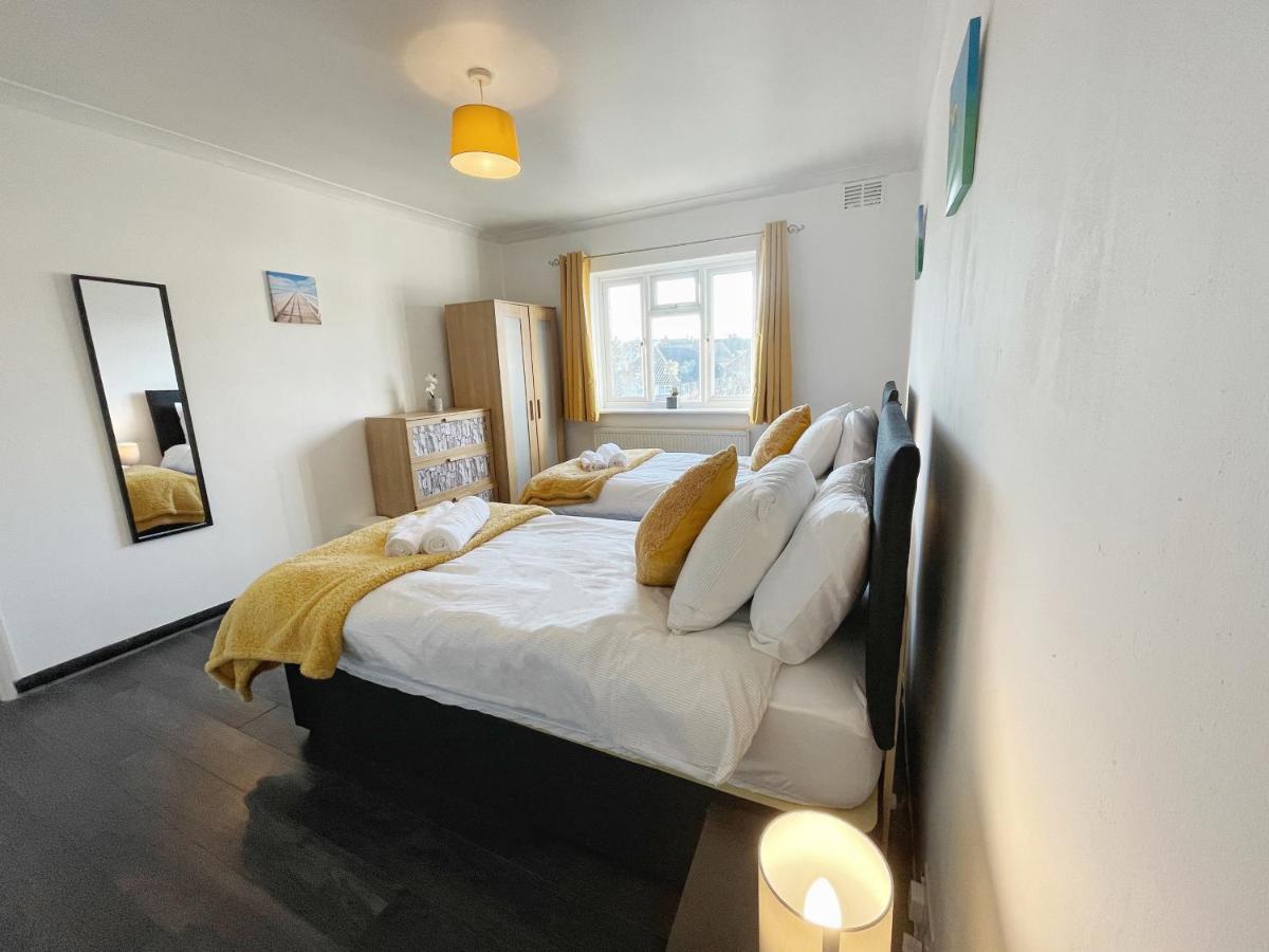 3 Bed Duplex Flat, Free Wifi & Netflix, Ideal For Contractors Apartman Gravesend Kültér fotó